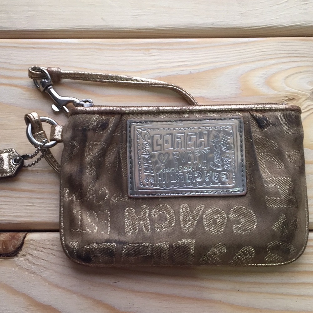 Coach wristlet tan